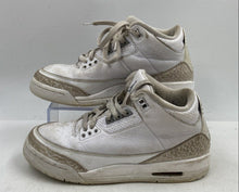 Load image into Gallery viewer, Authentic Nike Kids Air Jordan 3 Retro White Print Sneaker Shoes Sz 6.5Y Stained
