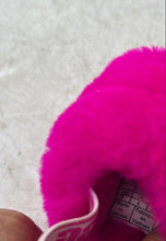 Load image into Gallery viewer, UGG Unisex Kids Fluff Yeah Pink Faux Fur Logo Strap Slide Slippers Size 7