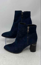 Load image into Gallery viewer, Studio Womens Blue Side Zipper Pointed Toe Ankle Fashion Bootie Boots Sz EUR 39