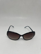 Load image into Gallery viewer, Simply Vera, T. Hilfiger, Tifosi Women's/Men's Multicolored Sunglasses. (3 Pcs).