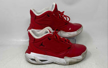 Load image into Gallery viewer, Nike Kids Air Jordan Max Aura 4 White Red Lace-Up Basketball Shoes Size 6Y