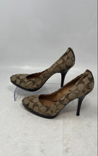 Load image into Gallery viewer, Coach Womens Beige Brown Signature Print Slip-On Pump Heels Size 8B
