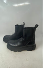 Load image into Gallery viewer, Zara Mens Black Leather Pull-On Round Toe Ankle Chelsea Boots Size 11