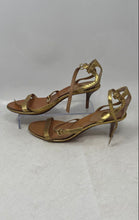 Load image into Gallery viewer, Vince Camuto Womens Hilarie Gold-Tone Kitten Heel Strappy Sandals Size 7.5M