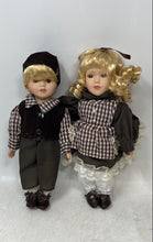 Load image into Gallery viewer, Set Of 2 Pieces Wyndham Lane Heidi & Eric Open Eyes Well Dressed Porcelain Doll