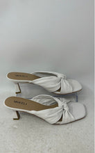 Load image into Gallery viewer, Vaneli Womens Marvel Glove White Leather Slip-On Slide Sandals Size 8M