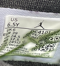 Load image into Gallery viewer, Authentic Nike Kids Air Jordan 4 Retro DC4101-100 White Sneaker Shoes Size 6.5Y
