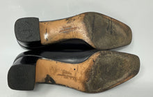 Load image into Gallery viewer, Authentic Salvatore Ferragamo Womens Black Leather Pump Heels Size 5B Damaged