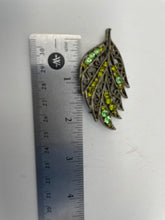 Load image into Gallery viewer, Pins Or Brooches Multicolored (12 Pcs)