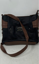 Load image into Gallery viewer, Stone Mountain Womens Black Brown Leather Outer Pocket Medium Crossbody Bag