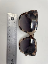 Load image into Gallery viewer, Diff, Puma, Guess Multicolored Sunglasses (5 Pcs)