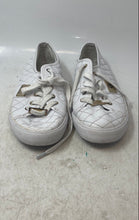 Load image into Gallery viewer, Guess Womens GGoadie2-M White Leather Lace-Up Low Top Sneaker Shoes Size 9M