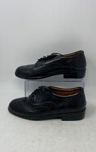 Load image into Gallery viewer, Clarks Mens Black Leather Wingtip Round Toe Brogue Dress Shoes Size 7.5