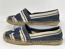 Load image into Gallery viewer, Authentic Tory Burch Womens Blue Slip-On Espadrille Flats Size 5.5M Damaged