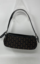 Load image into Gallery viewer, Fossil Womens Black Signature Print Adjustable Strap Inner Pocket Shoulder Bag