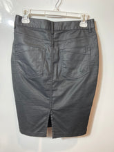 Load image into Gallery viewer, Express Jeans Womens Black Flat Front Straight And Pencil Skirt Size 4
