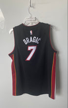 Load image into Gallery viewer, Nike Boys Black Red NBA Miami Heat Goran Dragić #7 Dri-Fit Jersey Size XL 18/20