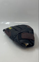 Load image into Gallery viewer, Wilson Elite Black Brown Leather Right-Hand Throw 5 Finger Baseball Gloves
