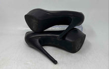 Load image into Gallery viewer, Steve Madden Womens Black Leather Round Toe Platform Pump Heels Size 6.5B