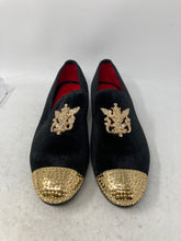 Load image into Gallery viewer, Jitai Mens Black Gold Embellished Almond Toe Slip-On Loafers Shoes Size 9.5