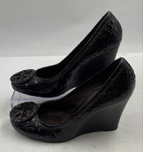 Load image into Gallery viewer, Authentic Tory Burch Womens Dark Brown Leather High Pump Heels Size 6.5M Damaged