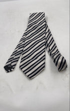 Load image into Gallery viewer, Gianni Viera Mens White Silver-Tone Striped Silk Keeper Loop Pointed Tie
