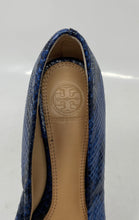 Load image into Gallery viewer, Authentic Tory Burch Womens Bedford Blue Snakeskin Print Ballet Flats Size 6 M