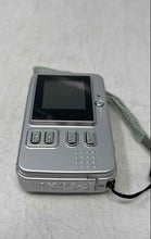 Load image into Gallery viewer, Digital Concepts Silver 4X Zoom 3.1 Megapixel Digital Camera w/ Case Not Tested