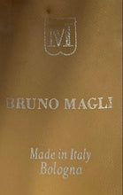 Load image into Gallery viewer, Authentic Bruno Magli Womens Silver Leather Round Toe Ballet Flats Size 7.5B