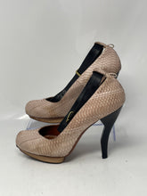 Load image into Gallery viewer, Authentic Lanvin Womens Brown Beige Leather High Pump Heels Size EUR 39 Damaged
