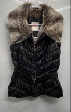 Load image into Gallery viewer, Xiomi Womens Black Sleeveless Faux Fur Collar Belted Puffer Vest Size Medium