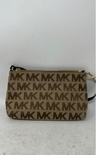 Load image into Gallery viewer, Michael Kors Womens Brown Signature Print Outer Pocket Shoulder Handbag