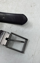 Load image into Gallery viewer, Steve Madden Mens Black Leather Reversible Buckle Dress Belt Size 30/32