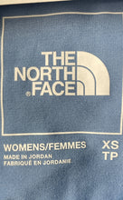 Load image into Gallery viewer, The North Face Womens Blue Raglan Sleeve Adventure Sun Pullover Hoodie Size XS