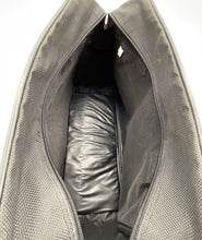 Load image into Gallery viewer, Skyline Unisex Black Outer Pocket Zipper Shoulder Strap Luggage Bag With Tag