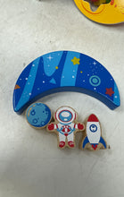 Load image into Gallery viewer, Imaginarium Out Of This World Trio 17 Pieces Multi-Set Educational Toy