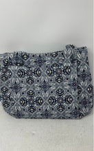 Load image into Gallery viewer, Vera Bradley Womens Multicolor Floral Printed Double Handle Shoulder Handbag