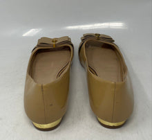 Load image into Gallery viewer, Authentic Tory Burch Womens Trudy Beige Leather Peep Toe Ballet Flats Sz 7C Worn