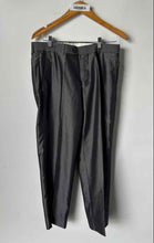 Load image into Gallery viewer, Vinci Mens Gray Striped Notched One Button Blazer & Pants 2 Piece Suit Set 32R