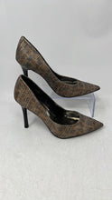 Load image into Gallery viewer, Guess Womens Gold Silver Sparkly Slip-On Stiletto Pointed Toe Pump Heels Sz 6.5M