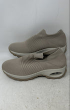 Load image into Gallery viewer, STQ Mens Beige Slip-On Low Top Round Toe Walking Shoes Size 10.5
