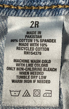 Load image into Gallery viewer, Aeropostale Womens Light Blue Denim Medium Wash Pockets Mom Jeans Size 2R