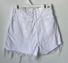 Load image into Gallery viewer, Zara Womens White Distressed Raw Hem Denim Boyfriend Shorts Size XS