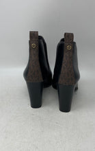 Load image into Gallery viewer, Michael Kors Womens Evaline Black Leather Pull-On Chelsea Boots Size 7.5M