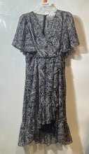Load image into Gallery viewer, Calvin Klein Womens Black And White Paisley Short Sleeve Fit & Flare Dress Sz 6