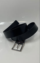 Load image into Gallery viewer, Hugo Boss Mens Giaspo SZ40 Black Leather Adjustable Buckle Dress Belt Size 95-36