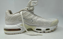 Load image into Gallery viewer, Authentic Nike Kids Air Max Plus White CW7044-100 Sneaker Shoes Size 5Y Damaged