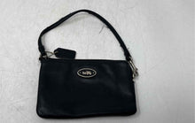 Load image into Gallery viewer, Coach Womens Black Pebbled Leather Zipper Inner Pockets Wristlet Wallet