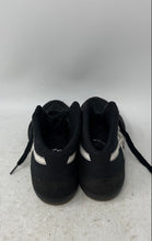 Load image into Gallery viewer, Asics Boys Matflex C921Y Black White Lace-Up Mid Top Wrestling Shoes Size 6