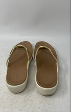 Load image into Gallery viewer, Crocs Womens Sanrah Beige Hammered Circle Slip-On Flip Flop Sandals Size 9